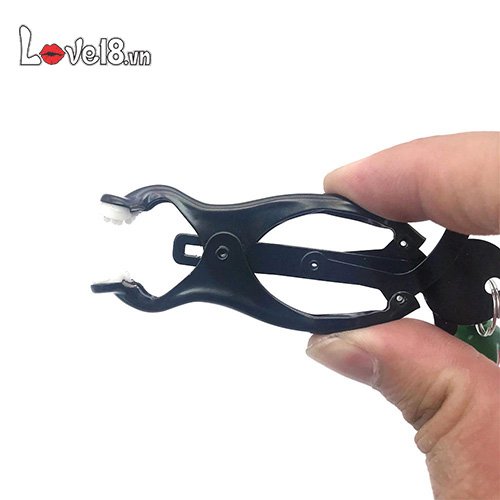 Kẹp Nhũ Hoa Lục Lạc Trái Dâu Dễ Thương Kích Thích Mua Ngay