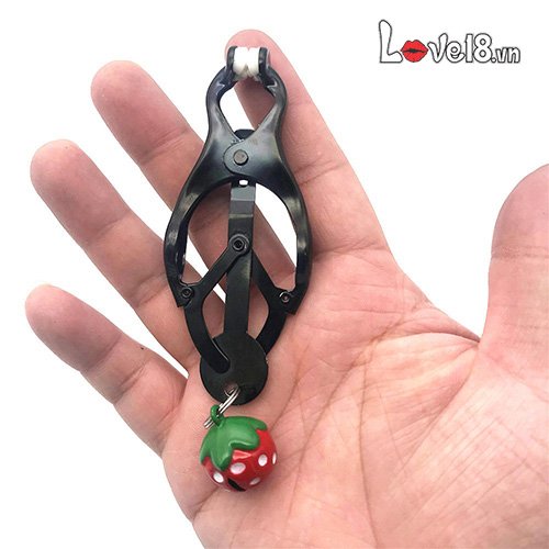Kẹp Nhũ Hoa Lục Lạc Trái Dâu Dễ Thương Kích Thích Mua Ngay