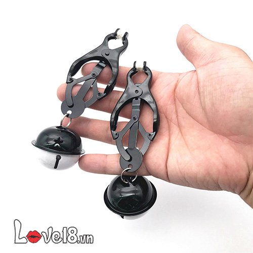 Bộ kẹp núm vú bạo dâm có lục lạc kích thích khoái cảm đen
