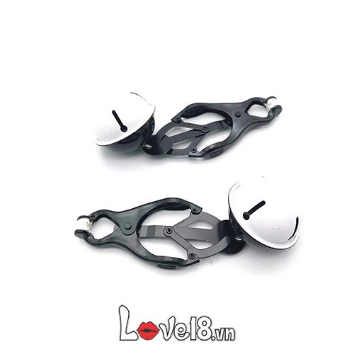 Bộ kẹp núm vú bạo dâm có lục lạc kích thích khoái cảm đen