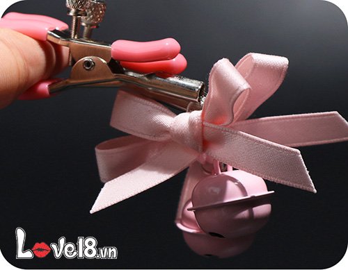 Kẹp Vú Bạo Dâm Lục Lạc Nơ Quyến Rũ Kích Thích Mua Ngay