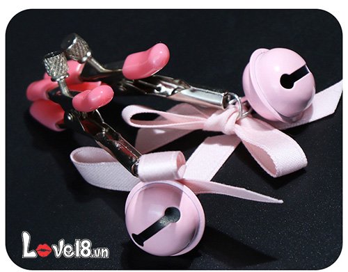 Kẹp Vú Bạo Dâm Lục Lạc Nơ Quyến Rũ Kích Thích Mua Ngay