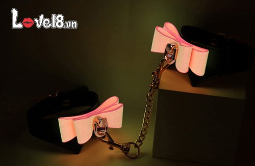 Set Đồ Chơi Bạo Dâm Dạ Quang 7 Món - Kích Thích & Độc Đáo