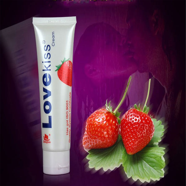 Gel bôi trơn hương dâu LoveKiss 100 ml