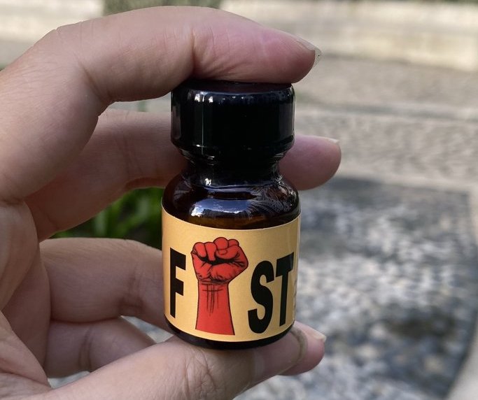 Chai hít kích dục Fist vàng 10ml chính hãng Mỹ USA PWD Chai hít kích dục Fist vàng 10ml chính hãng Mỹ USA PWD