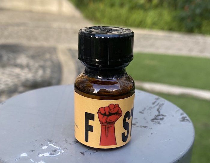 Chai hít kích dục Fist vàng 10ml chính hãng Mỹ USA PWD Chai hít kích dục Fist vàng 10ml chính hãng Mỹ USA PWD