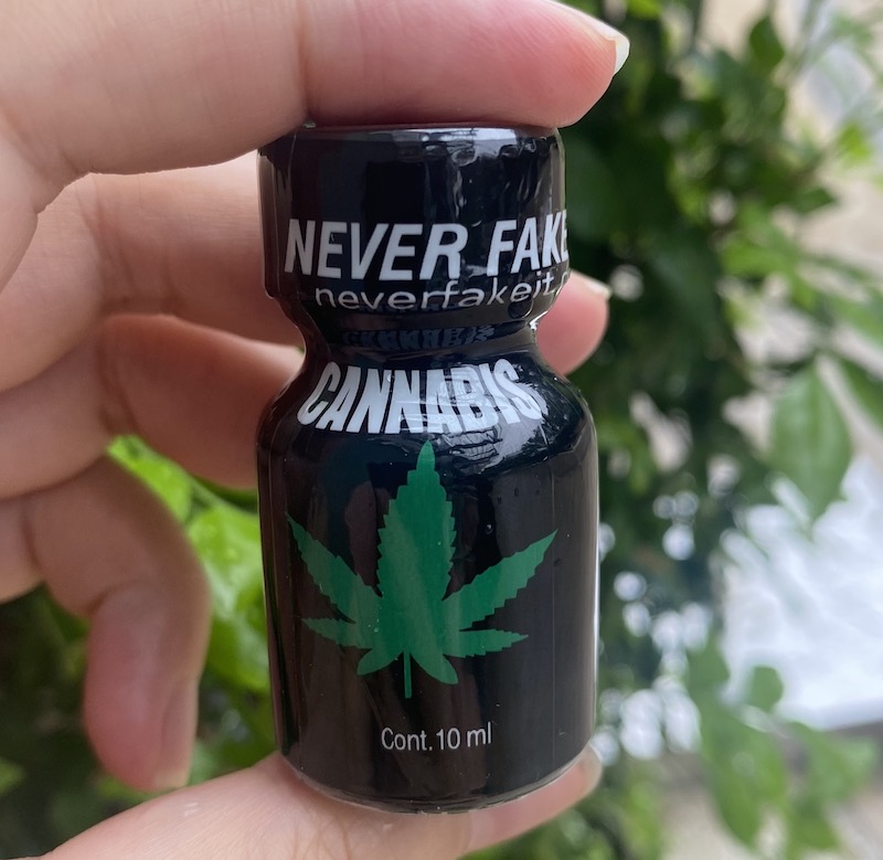 Chai hít kích dục Cannabis 10ml Never Fake It chính hãng Mỹ