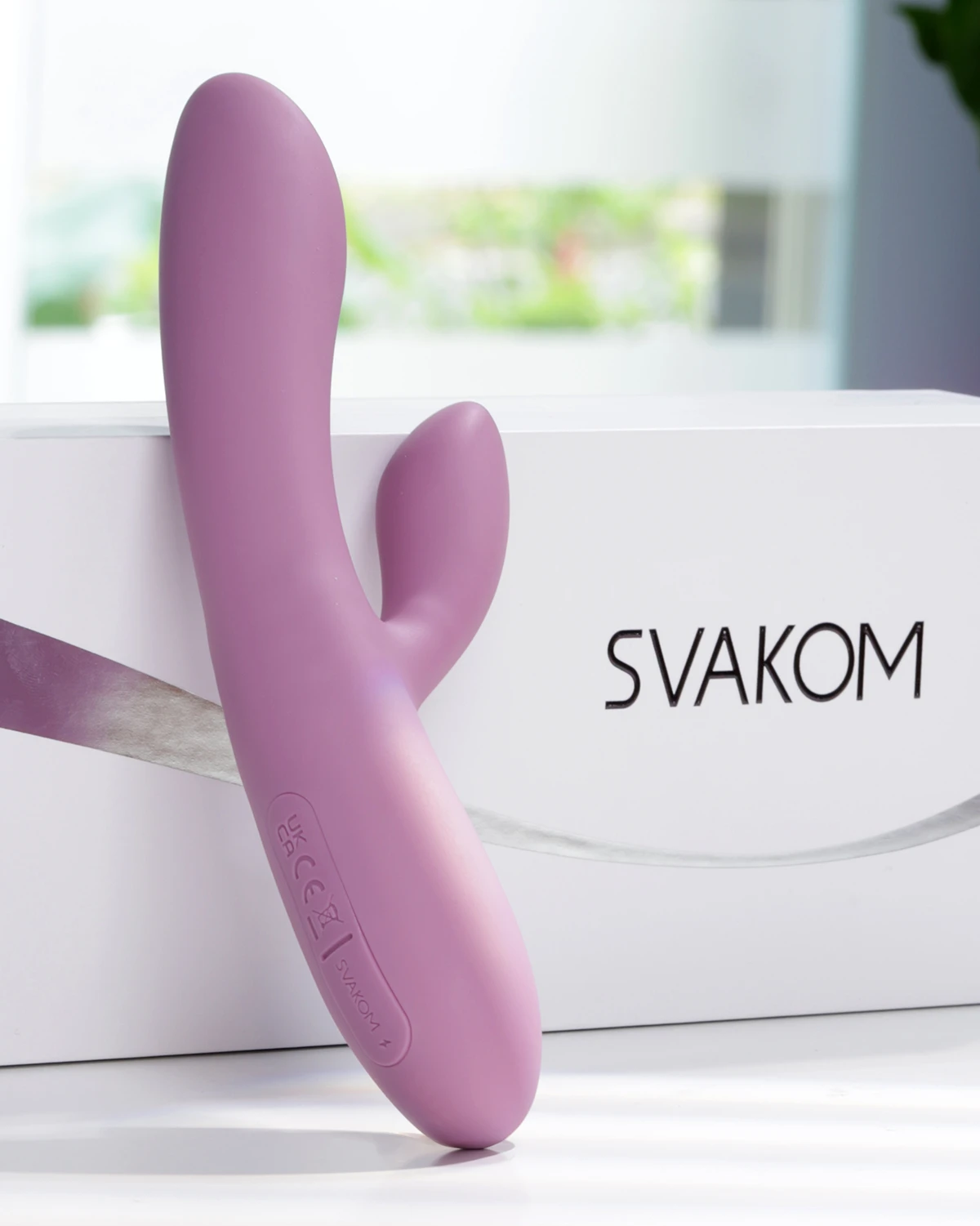 Dương vật giả 2 nhánh Svakom TRYSTA NEO rung mạnh, app tiện lợi