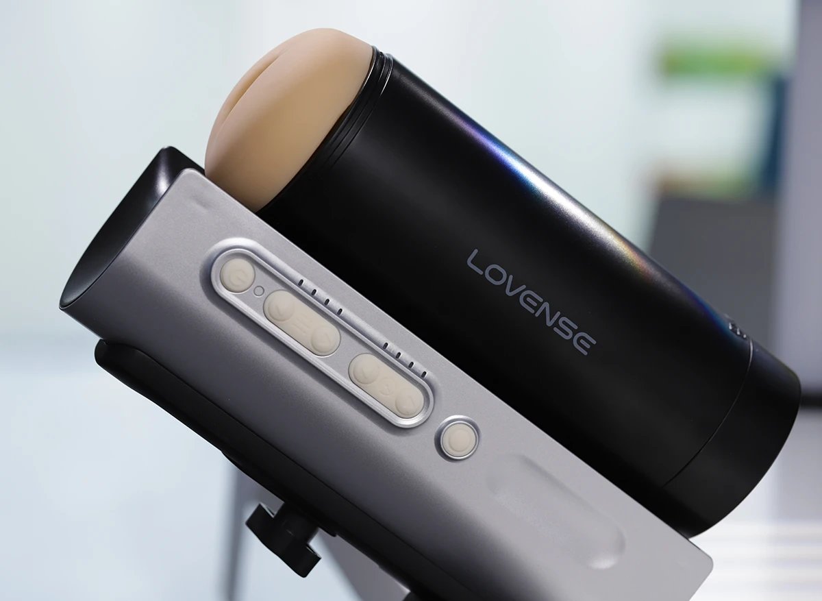 Lovense Solace Pro AI máy thủ dâm cao cấp âm đạo giả kết nối app