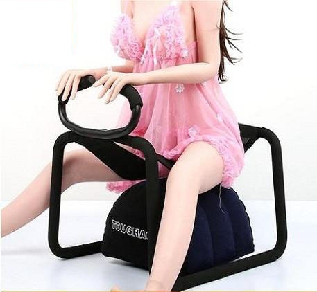 Ghế sung sướng đưa chị em lên đỉnh