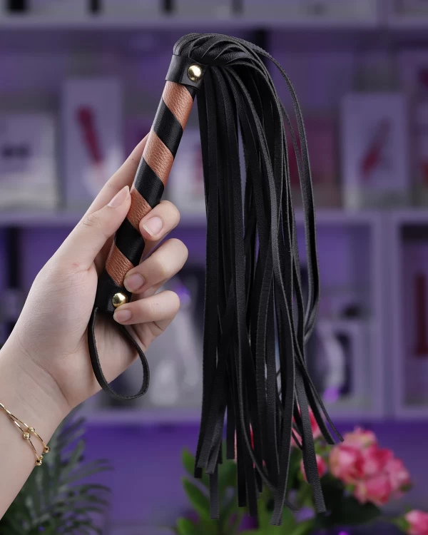Roi da BDSM YEAIN TASSEL WHIP tăng hưng phấn khi quan hệ